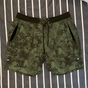 Lululemon License to Train 7 Inches Size XL